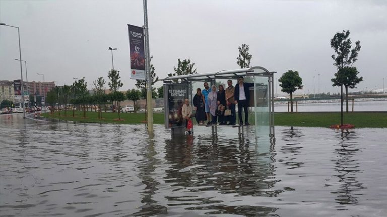 Meteoroloji Sel Baskınları İçin Uyardı!