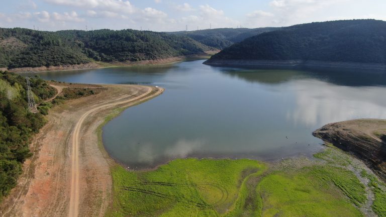 İstanbul’da barajlardaki su seviyesi yüzde 30’a indi İstanbul’da barajlardaki su seviyesi yüzde 30’a indi