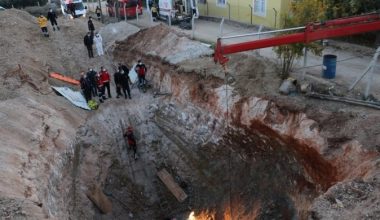 Göçük altında kalan işçi yaşamını yitirdi