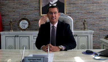 İki kaymakam görevden alındı