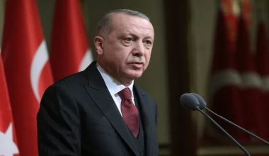 Erdoğan: Siz öğrenci misiniz terörist misiniz? Erdoğan: Siz öğrenci misiniz terörist misiniz?